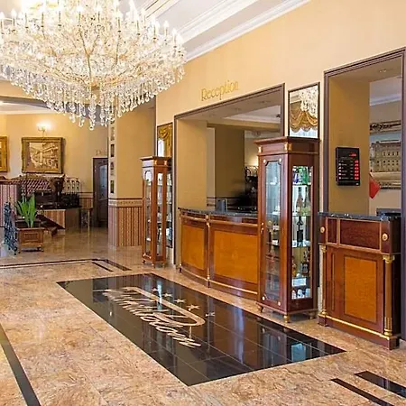 Palace Polom מלון 4*